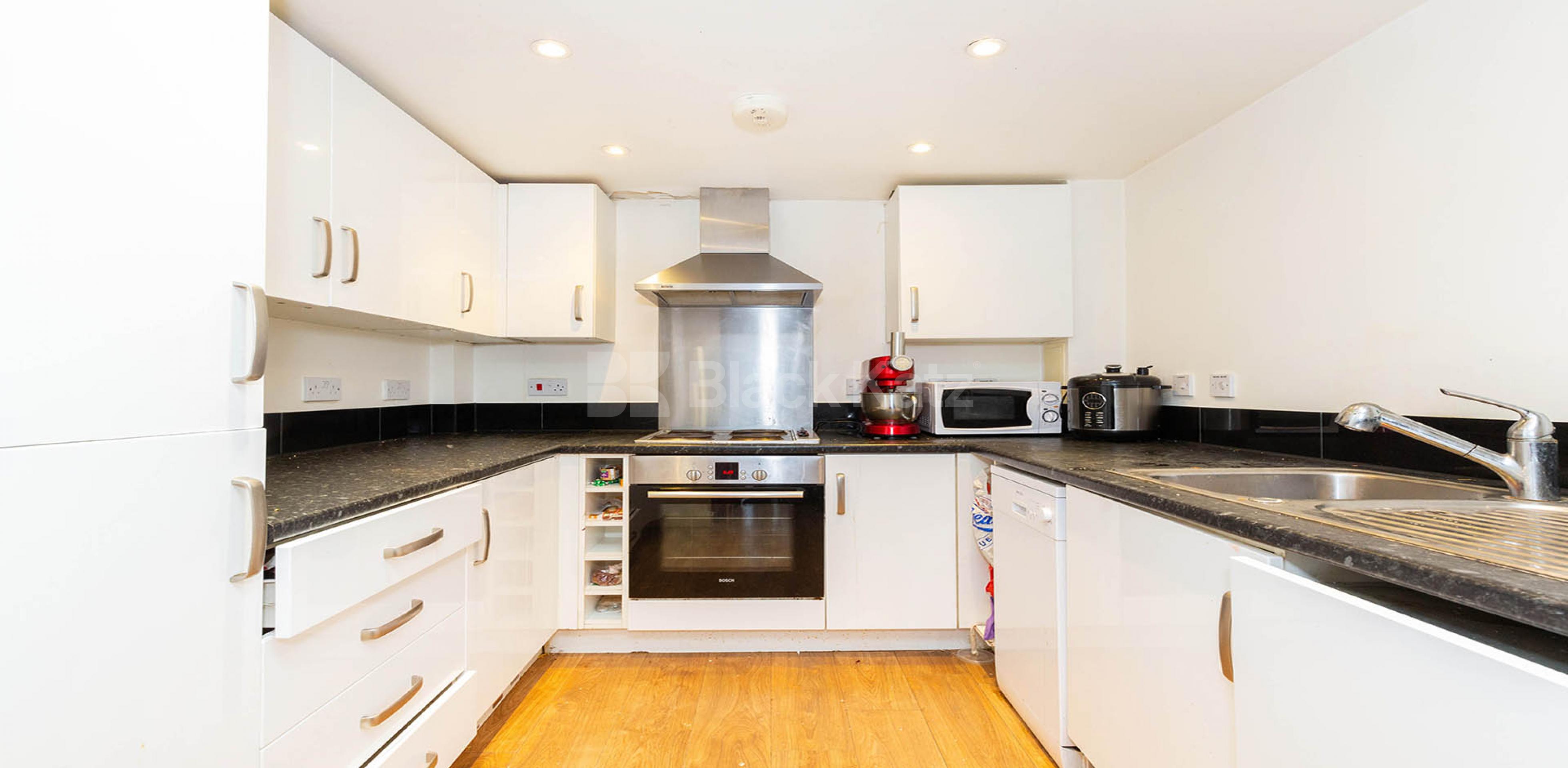 			Balcony Property, 1 Bedroom, 1 bath, 1 reception Apartment			 Stepney Way, Whitechapel/Stepney Green E1